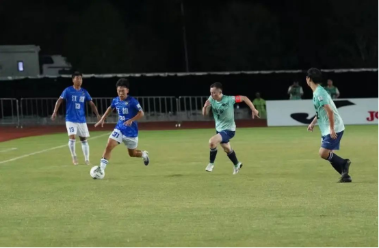 江苏扬州：绿茵逐梦 “扬超” 来了！