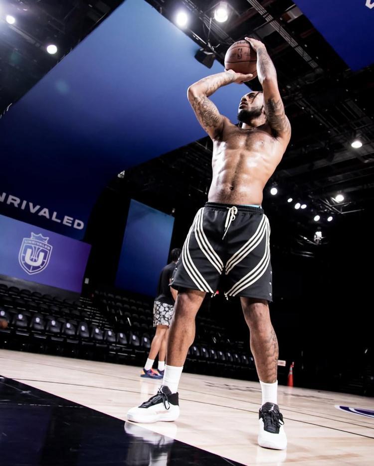 惠特摩尔社媒晒多张训练照 奇才官媒回复：到了该发力的时候